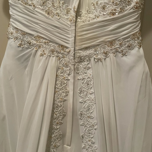 David’s Bridal dress - Picture 4 of 6